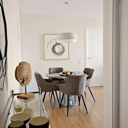 Soleado Y Flamante En Cristianos De Membrillosuites لوس كريستيانوس