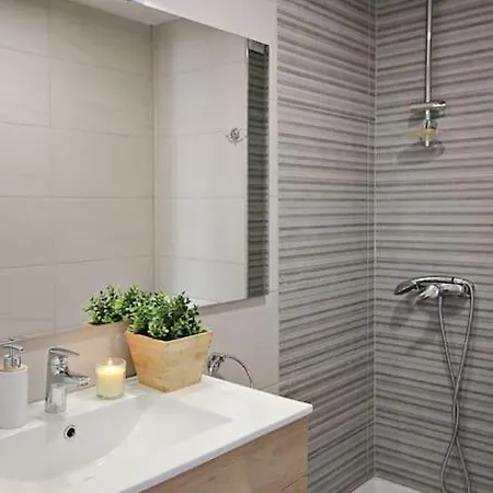 Soleado Y Flamante En Cristianos De Membrillosuites * لوس كريستيانوس